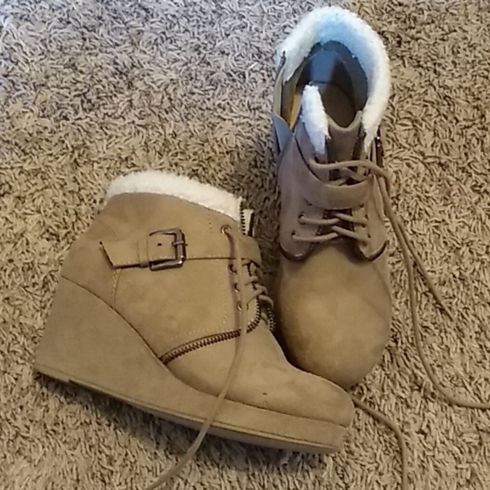 Girls shoes